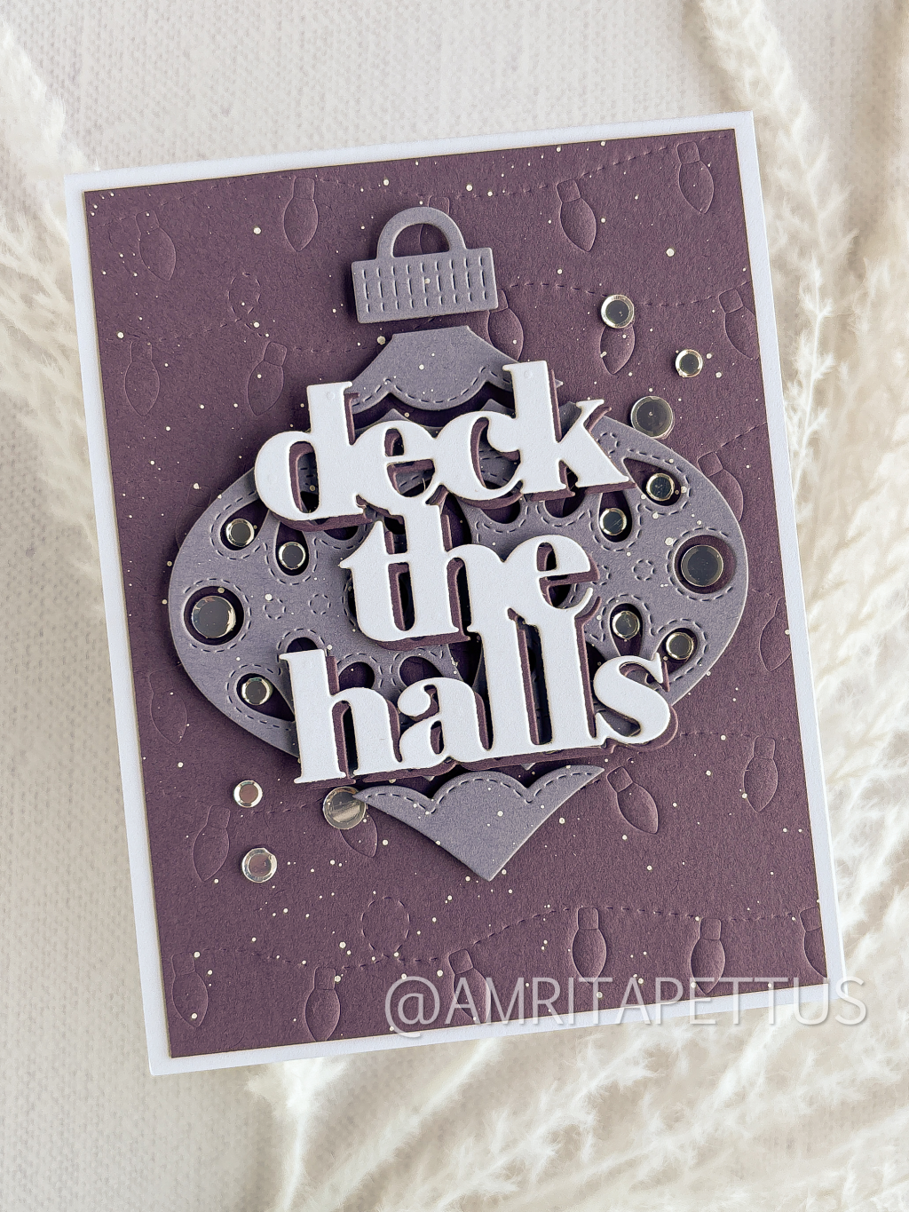 deck the halls ornament C9