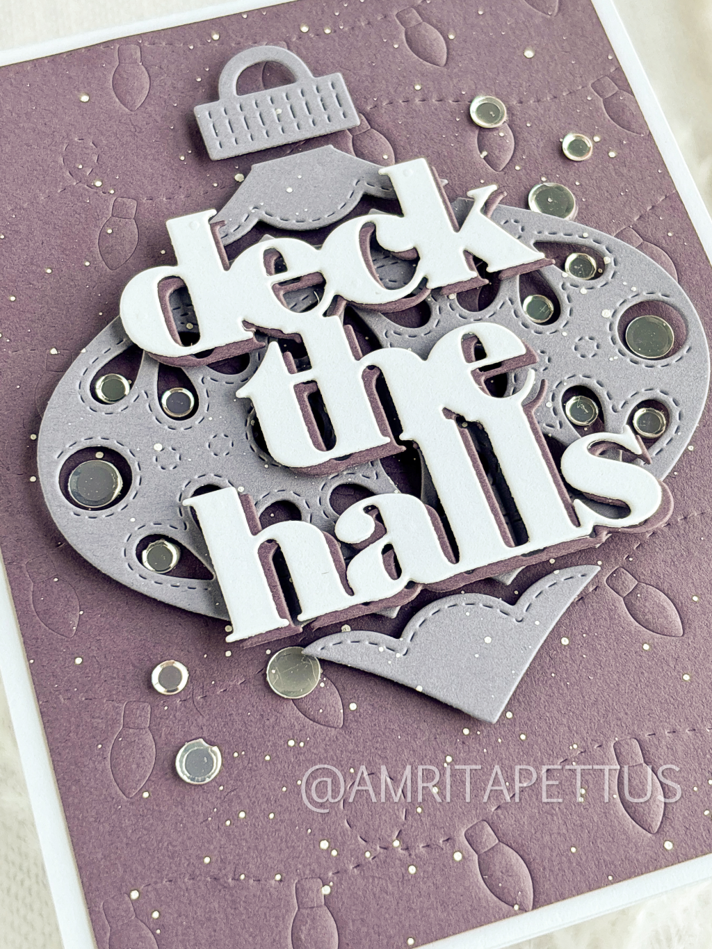 deck the halls ornament C9